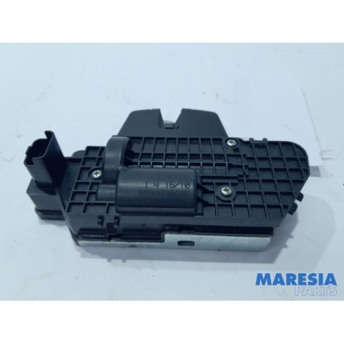 Citroen - DS3 - Tailgate lock mechanism