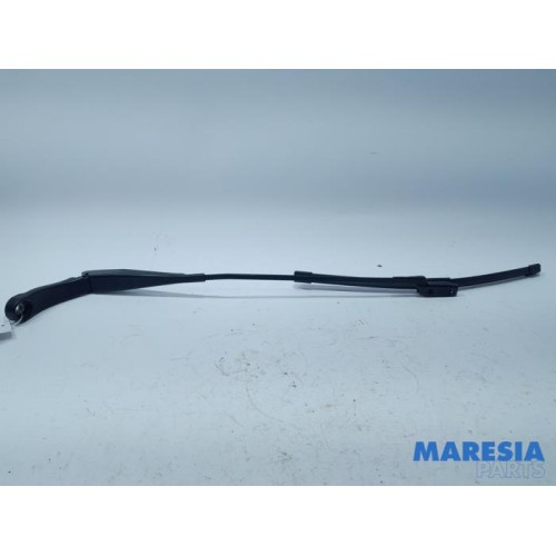 Peugeot - 308 - Front wiper arm