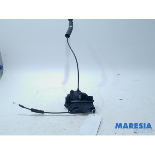 Renault - Scenic - Rear door mechanism 4-door, right