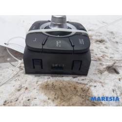 Renault - Scenic - Multi-media control unit