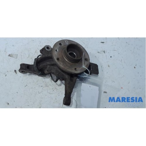 Renault - Scenic - Knuckle, front right