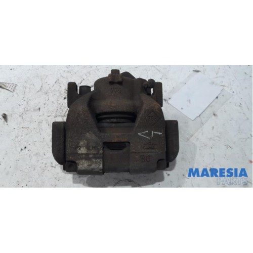 Renault - Scenic - Front brake calliper, left