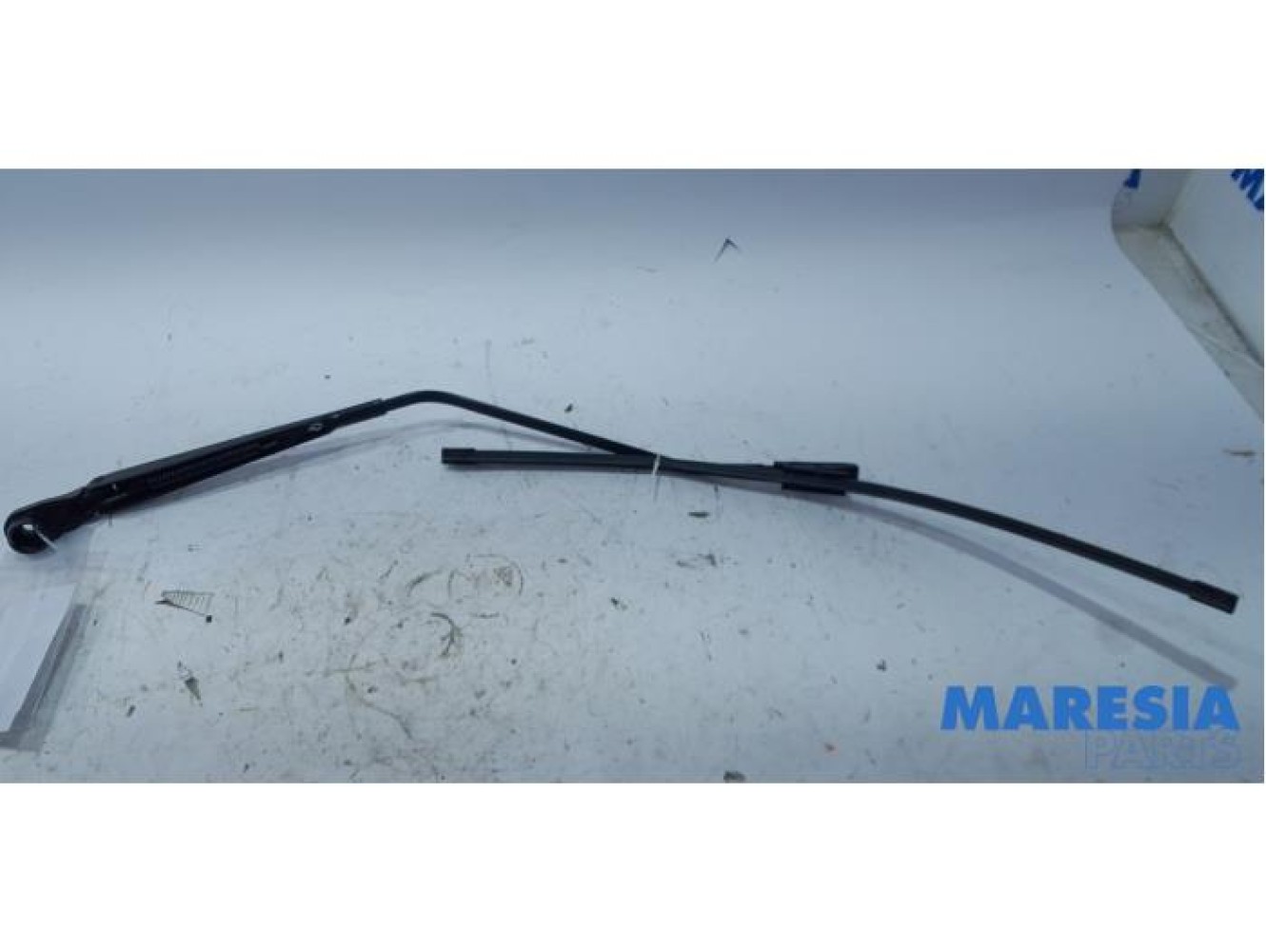 Renault - Scenic - Front wiper arm