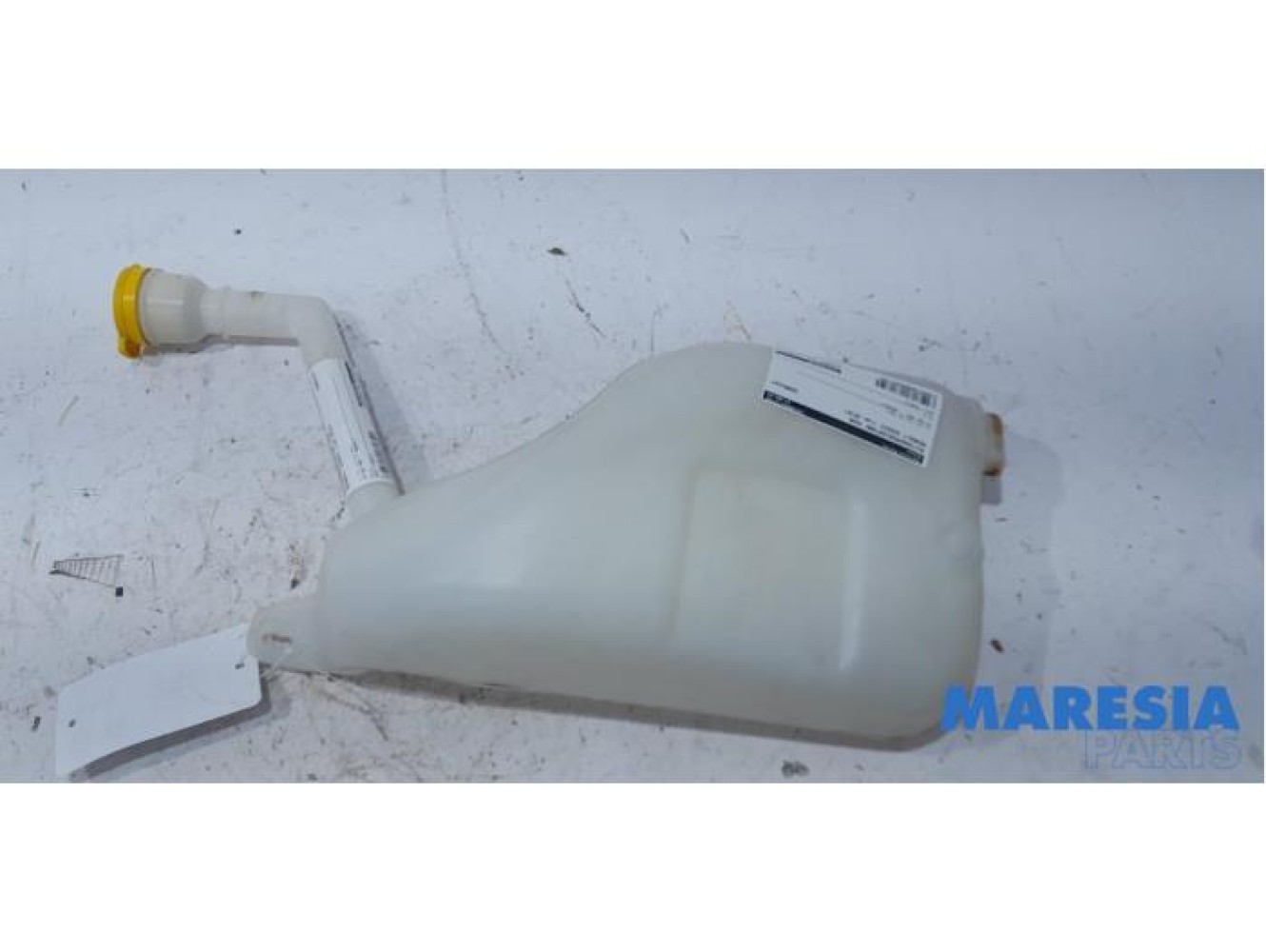 Renault - Scenic - Front windscreen washer reservoir