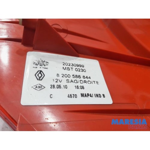 Renault - Clio - Taillight, right