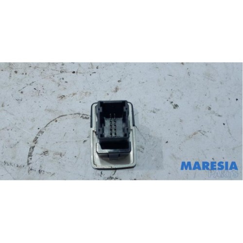 Alfa Romeo - Mito - AUX / USB connection