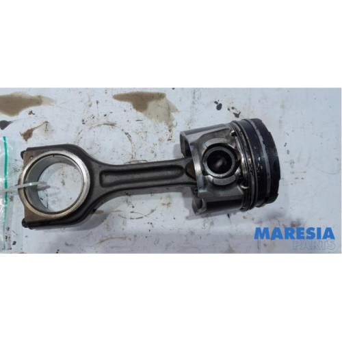 Peugeot - 5008 - Piston