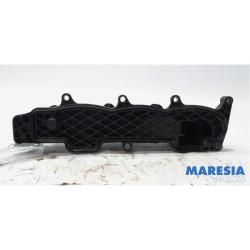 Peugeot - 5008 - Rocker cover
