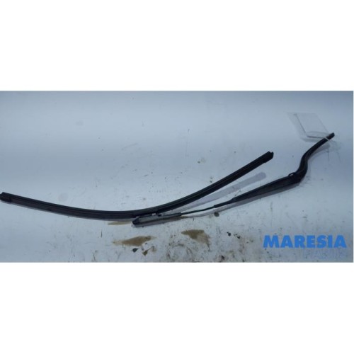 Alfa Romeo - Mito - Front wiper arm