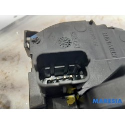 Renault - Clio - Front door lock mechanism 4-door, right