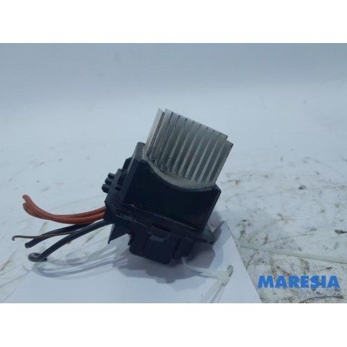Renault - Clio - Heater resistor