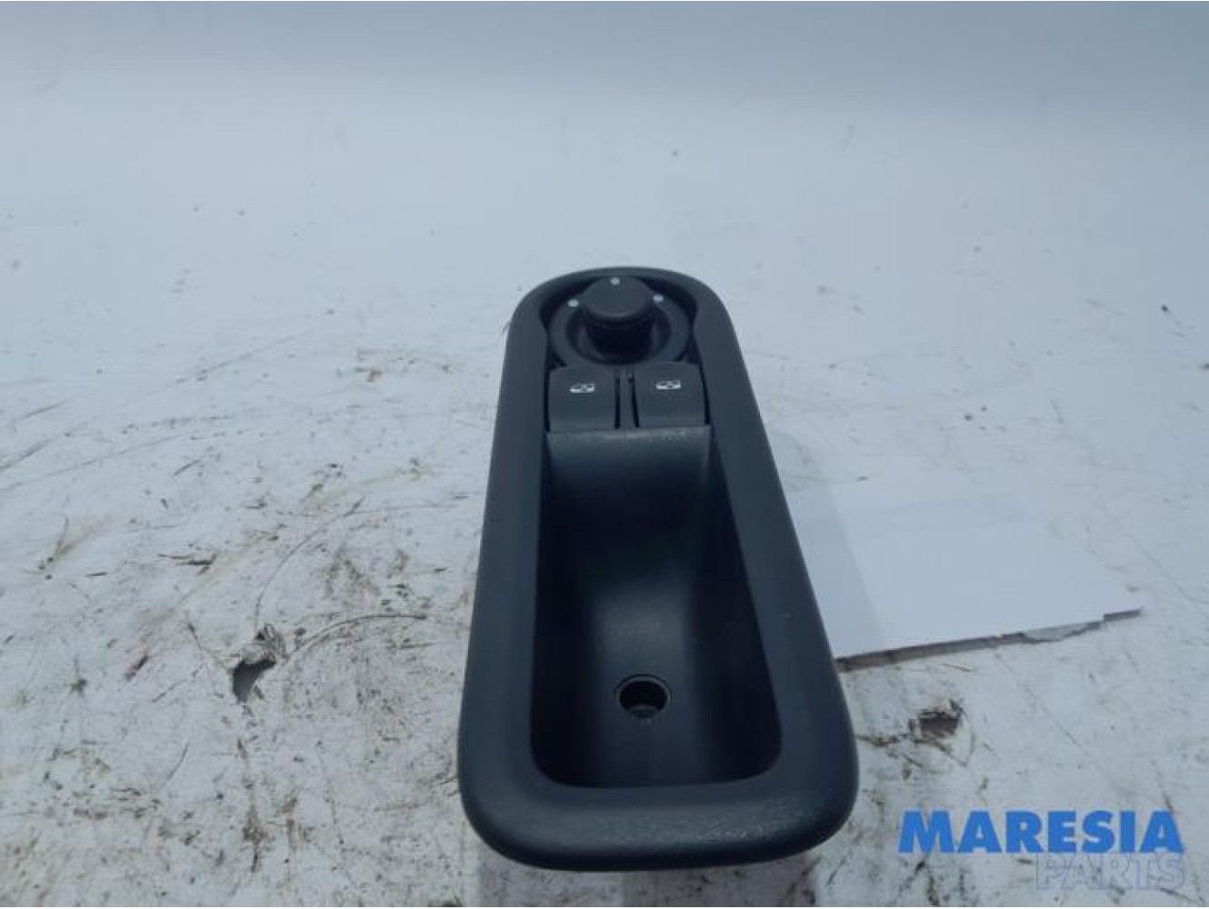 Renault - Clio - Multi-functional window switch