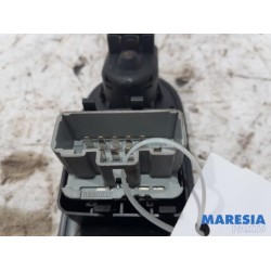 Renault - Clio - Multi-functional window switch