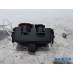 Renault - Clio - Panic lighting switch
