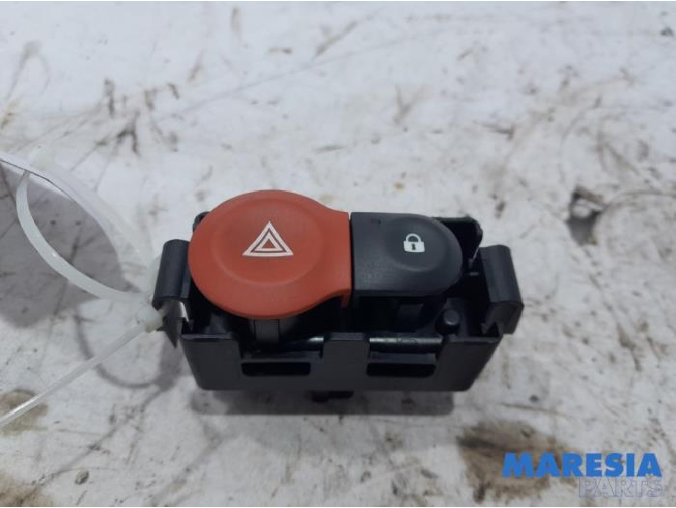 Renault - Clio - Panic lighting switch