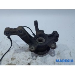 Renault - Clio - Knuckle, front right