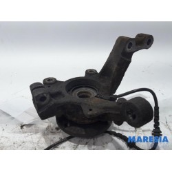 Renault - Clio - Knuckle, front right
