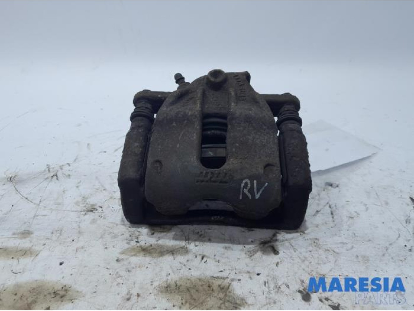 Renault - Clio - Front brake calliper, right