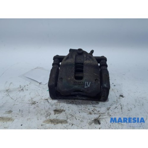 Renault - Clio - Front brake calliper, left