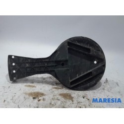 Renault - Clio - Spare wheel lift mechanism