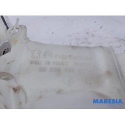 Citroen - C3 - Front windscreen washer reservoir