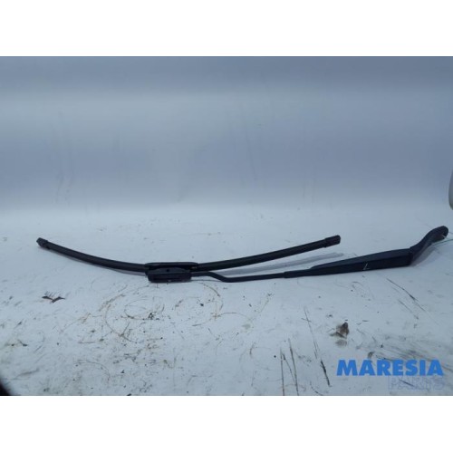 Citroen - C3 - Front wiper arm