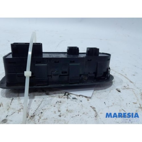 Citroen - C3 - Multi-functional window switch
