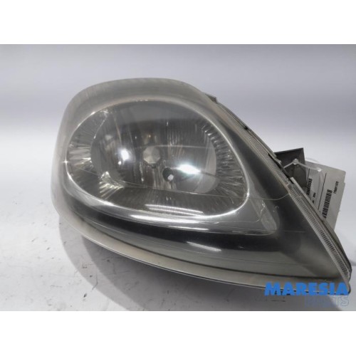 Renault - Trafic - Headlight, right