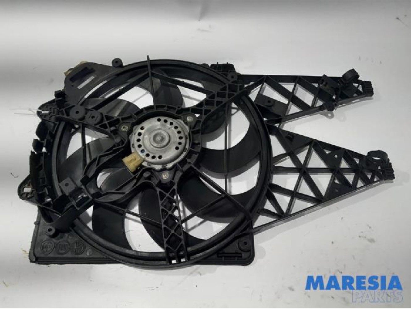 Fiat - Doblo - Fan motor