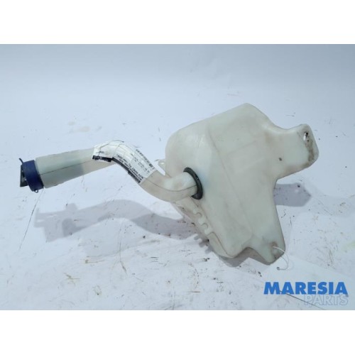 Alfa Romeo - Mito - Front windscreen washer reservoir