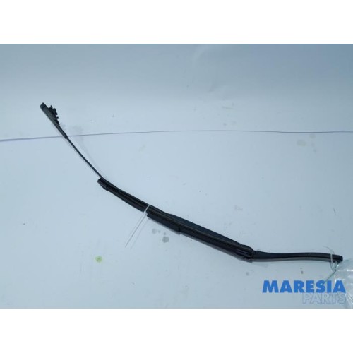 Alfa Romeo - Mito - Front wiper arm