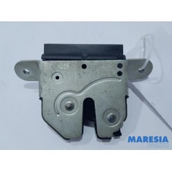 Fiat - 500 - Tailgate lock mechanism