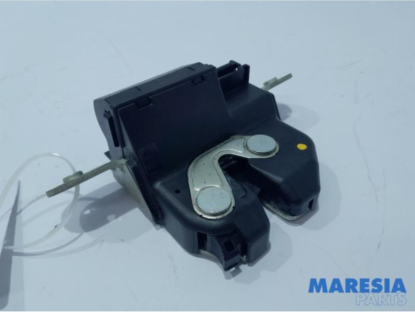 Fiat - 500 - Tailgate lock mechanism