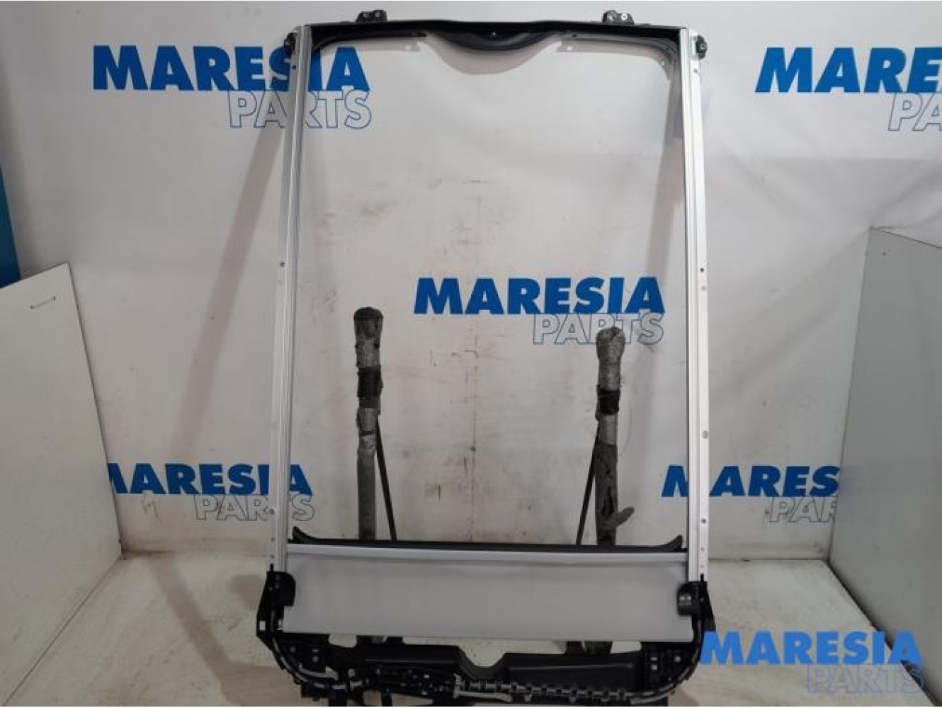 Peugeot - 308 - Sliding headliner mechanism