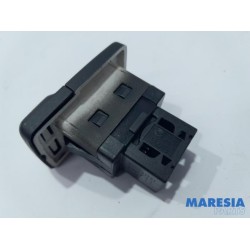 Fiat - 500 - AUX/USB aansluiting