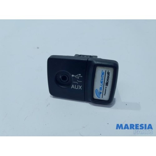 Fiat - 500 - AUX/USB aansluiting