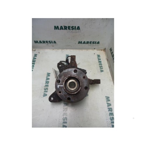 Renault - Megane - Fusee links-voor