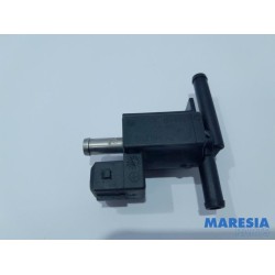 Renault - Scenic - Vacuum valve