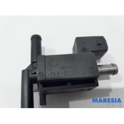 Renault - Scenic - Vacuum valve