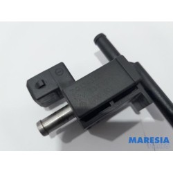Renault - Scenic - Vacuum valve