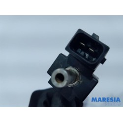 Renault - Scenic - Vacuum valve