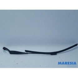 Peugeot - 308 - Front wiper arm