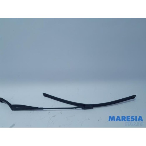 Peugeot - 308 - Front wiper arm
