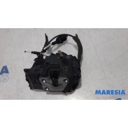 Renault - Clio - Front door lock mechanism 4-door, right