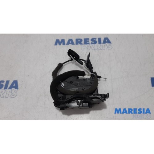 Renault - Clio - Front door lock mechanism 4-door, right