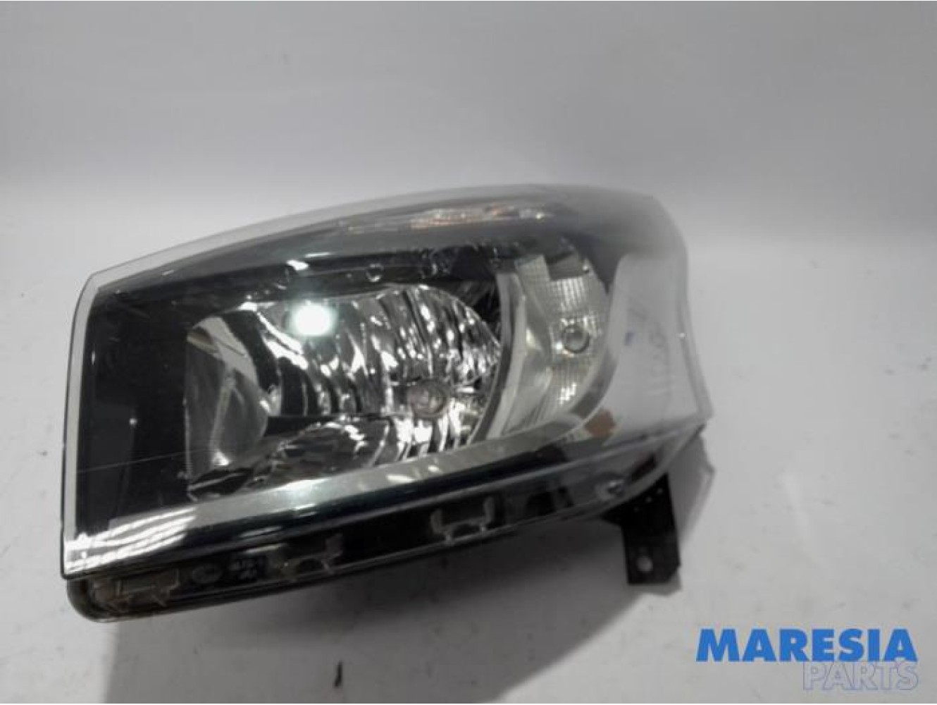 Renault - Trafic - Koplamp links