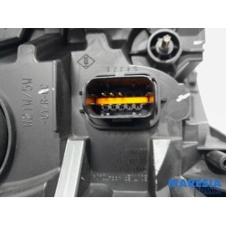 Renault - Trafic - Koplamp links