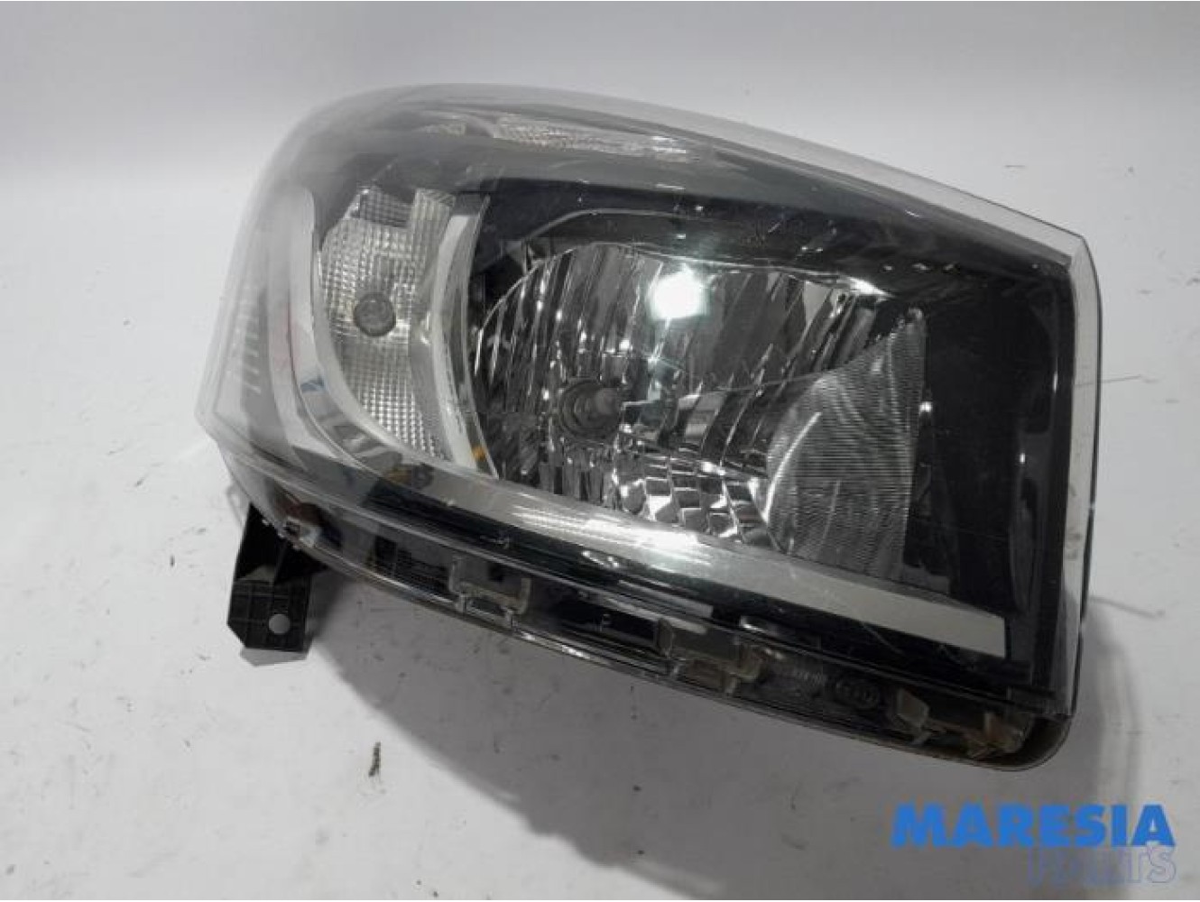 Renault - Trafic - Phare droit