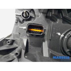 Renault - Trafic - Phare droit