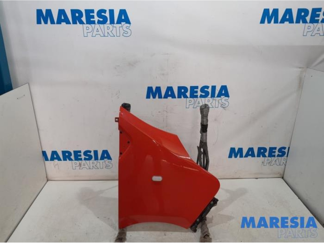 Renault - Trafic - Front wing, right
